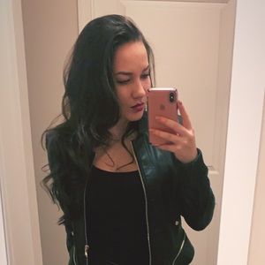 Meet your Posher, Liv